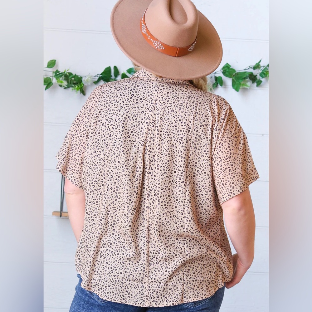 NWT CHEETAH ANIMAL PRINT COLLARED V NECK WOVEN DOLMAN TOP, Small - Picture 2 of 6
